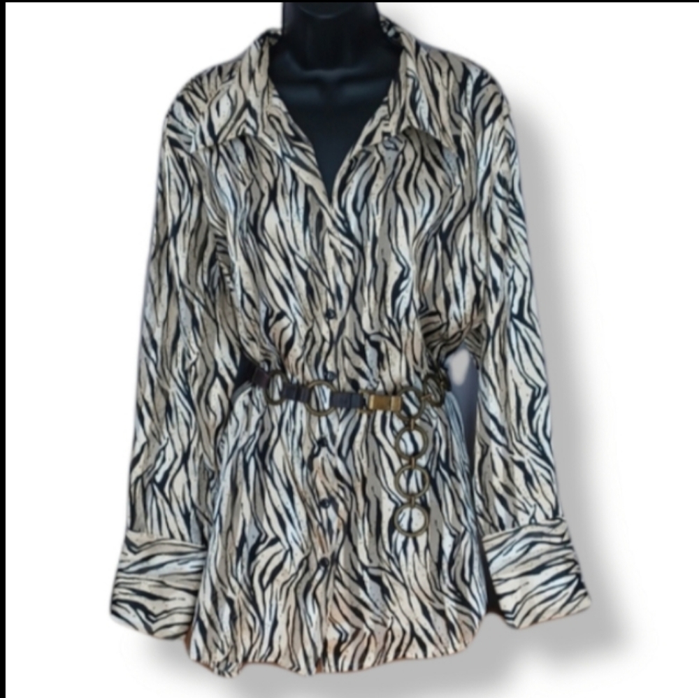 Jessica plus black gold shirt Size 2X